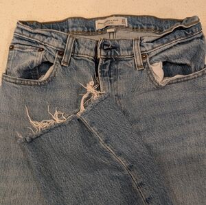 Abercrombie & Fitch Women's Light Wash Distressed Boyfriend Jeans 28 /6XL